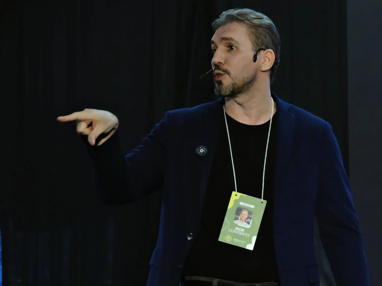 Igor Conterato em uma aula presencial